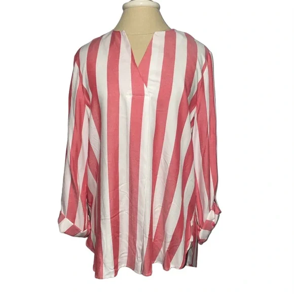 Ruby Rd. Red White Cabana Stripe V-neck Costal Nautical Top Medium NWT - Picture 2 of 6